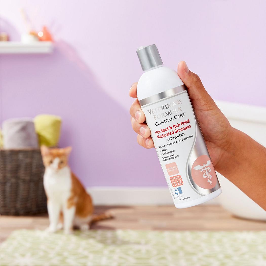 Veterinary Formula Hot Spot & Itch Relief АНТИАЛЕРГЕННИЙ шампунь для собак 473 мл (01630) Veterinary Formula Hot Spot & Itch Relief АНТИАЛЕРГЕННИЙ шампунь для собак 473 мл (01630)